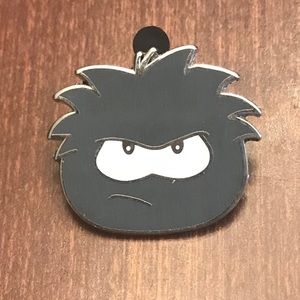 5/25$ Disney Club Penguin Puffle trader pin
